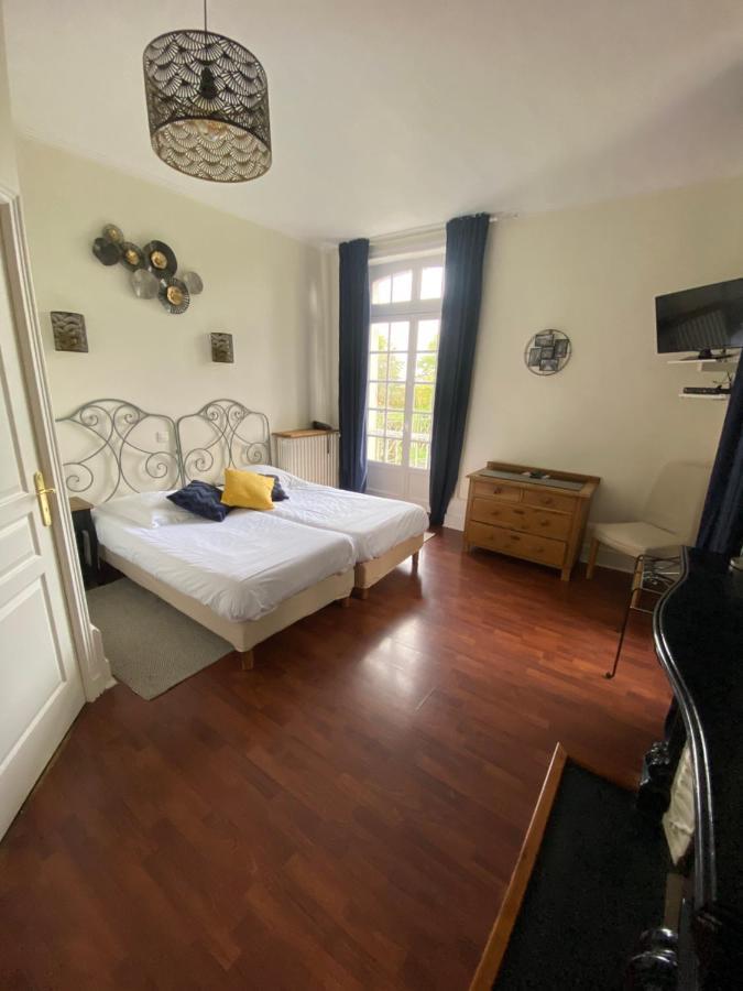 Hotel Les Grands Chenes Saint-Fargeau (Yonne)