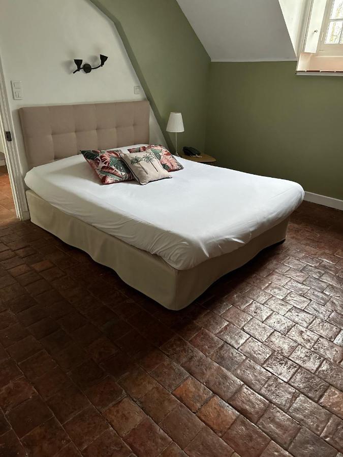 Hotel Les Grands Chenes 3*